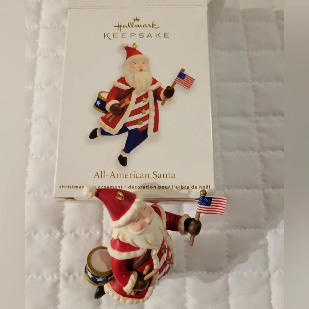 🎄🎁Hallmark Keepsake All-American Santa Ornament Christmas Holiday Festive Decor